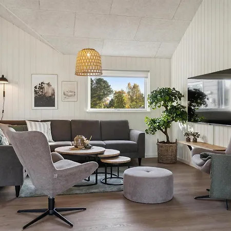 Gorgeous In With Kitchen