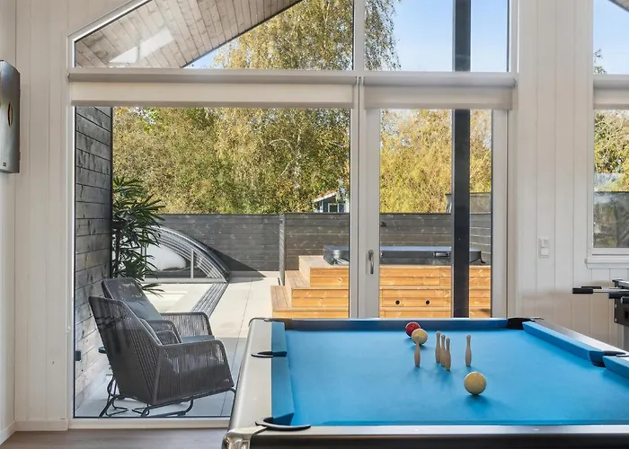 Gorgeous In With Kitchen Semesterbostad