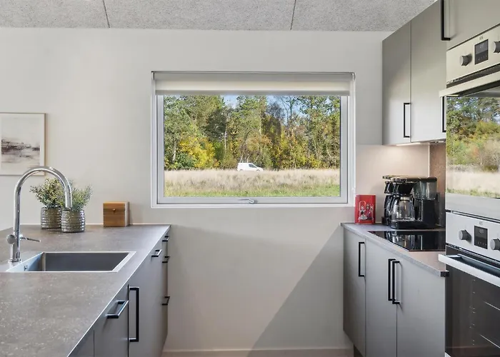 Gorgeous In With Kitchen Semesterbostad